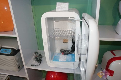 09中山小家電交易會 超可愛小冰箱引領個性化消費，化工材料創(chuàng)新成幕后功臣